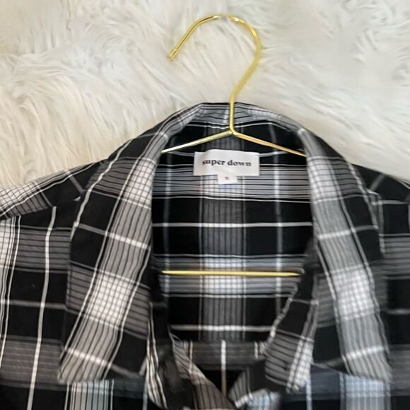 𝅺superdown Bobbi plaid button down crop top - Picture 5 of 6